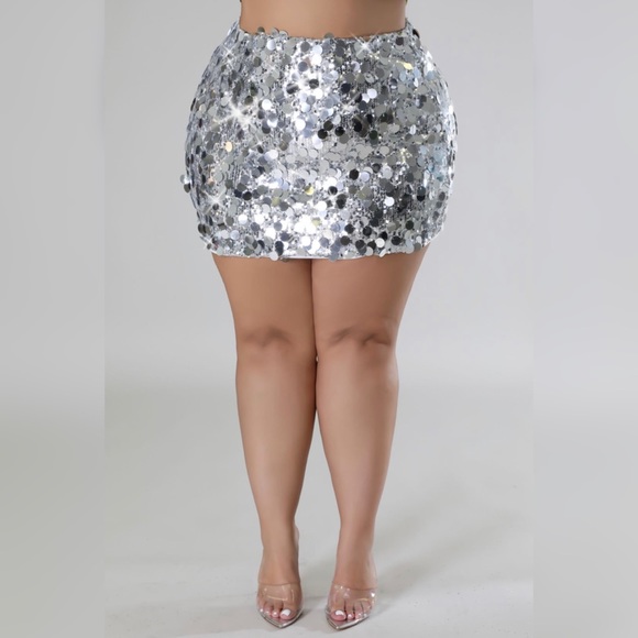 Plussize Curvy Higfhtwaist Silver Mini Skirt - Picture 5 of 5